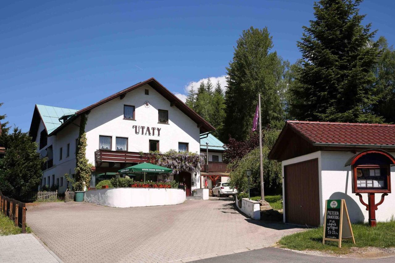 Pizzeria A Penzion Banderas Bayerisch Eisenstein Exterior photo